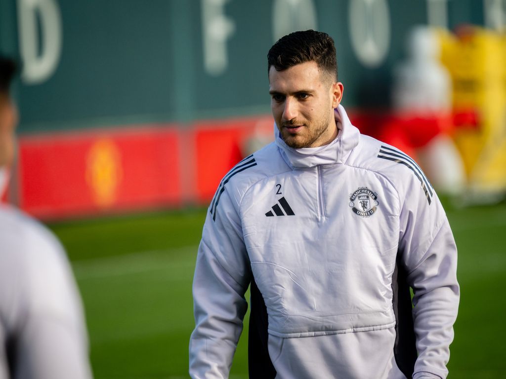 Dalot talks about the players attitude to Manchester United, amid spark amongst players
